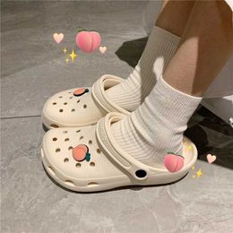 Cartoon mooie vrouwen slippers joker zachte bodem thuis slippers zomer sandalen glijbanen dames holle strandschoenen flip flops muje 210611