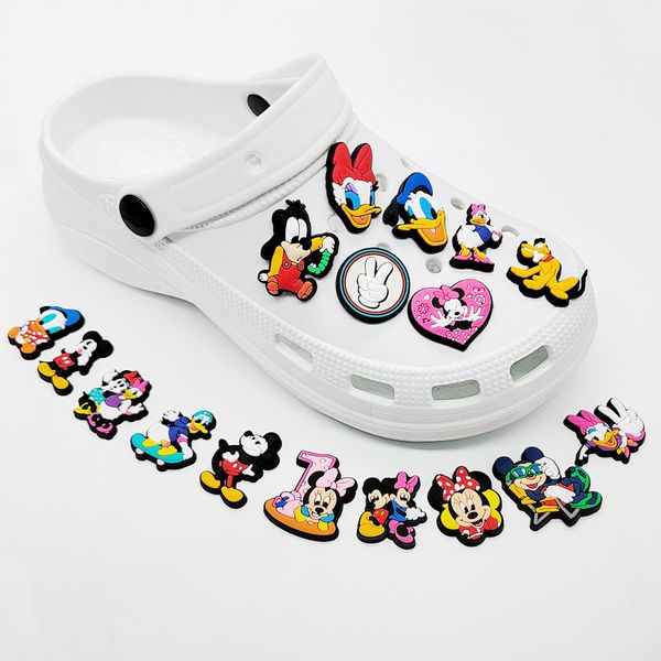 Cartoon souris souris canard anime charmes en gros de souvenirs d'enfance gibier cadeau drôle de dessin animé charmes accessoires de chaussures pvc décoration boucle