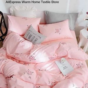 Dessin animé rose mignon cochon ensemble de literie double pleine reine taille échiquier housses de couette Kawaii feuille taie d'oreiller chambre linge de lit 240226