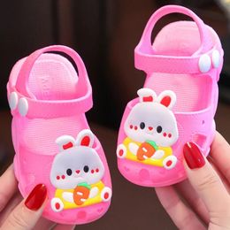 Cartoon Rabbit Sandals Summer Baby Girl Shoes Home Anti Slip Infant Sandal 'S Sandal Sandal Sandal Sole Beach Kids 240408