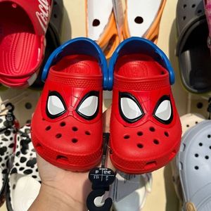 Cartoon Sandalen Slippers Red Boys Girls Beach Casual schoenen Ademend Jelly Garden Hollow-Out Eva Beach Shoes Maat 25-35 240515