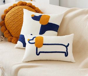 Housse de coussin brodée de chien saucisse de dessin animé, housse d'oreiller pour canapé chambre à coucher pour enfants, cadeau Cosplay 240327