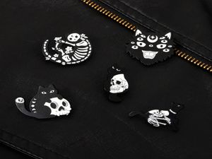 Cartoon Skeleton Cat Ropa de ropa de esmalte Pins Unisex Punk Aleación Skull Lapela de estabilizador para la bolsa de suéter de Halloween Cowboy Hat B9654195