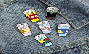 Cartoon Strange Milk Tea Cup -broches voor shirt Anti Light Buckle Alloy Paint Travel Remorative Badge kraag hoeden Kledingpennen 5201110