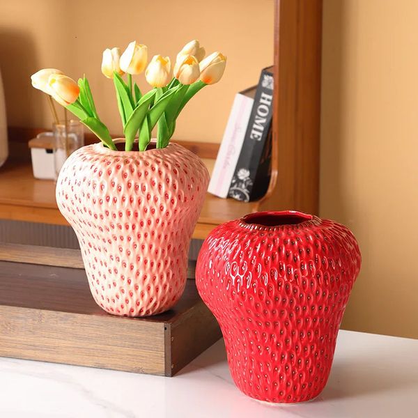 Dessin animé fraise Vase en céramique Vase chambre d'enfants artefact accessoires floraux Pot de fruits Pot de fleurs accessoires de décoration de la maison 240229