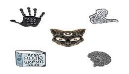 Dessin animé tigre chat doigt lettre crâne cerveau émail broches pour femmes créatif métal broche Denim chapeau Badge collier bijoux 9734546