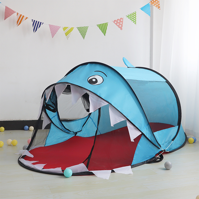 Cartoon-Einhorn-Dinosaurier-Hai, das automatisch ein Zelt für den Innen- und Außenbereich öffnet