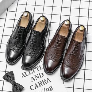 Chaussures Oxford en cuir sculpté Brogue à bout pointu à lacets Vintage de luxe pour hommes chaussures décontractées formelles chaussures d'affaires grande taille 38-47