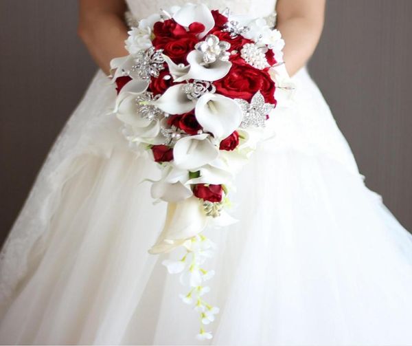 Ramos de novia en cascada, flores de boda con perlas artificiales y diamantes de imitación, alcatraces blancos, rosa roja, decoración de boda 4955318