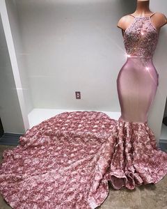 Cascading Ruches Rose Pink Long Women Prom Dresses Halter Sexy Back Rose Flower Sweep Train Appliques Beaded Lovertjes Mermaid Avondjurk