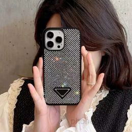 Case Téléphone Luxury Brilly Iphone Cas pour 15 Plus 14 Pro Max 13 12 11 Designer Bling Sparkling Rhinestone Diamond Jewelled 3D Crystal Triangle P Women Caaa