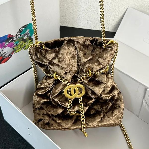 Cas Designer Femmes Sac de maquillage en peluche Kofufu Sacs Draw Rope Gold Hardware Métal L Chaîne Sac à main de luxe Classique Petit Pendentif Matelasse