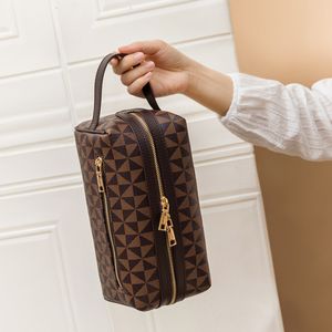 Casas Fashion Leather Womenmen Cosméticos Brownblack Lavado de viajes Bolsas de maquillaje de mano de mano portátil