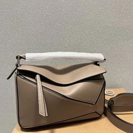 Casos Diseñador de lujo Bolso de mujer Bolso Bolsos de hombro Bolsos de hombro Mensajero de cuero Cadena Color sólido Bolsas de lona Moda Geometría Pillo