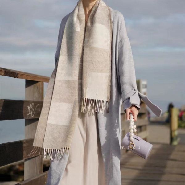 Écharpe de créateur en cachemire avec boîte-cadeau pour femmes et hommes, Echarpe de Luxe, châle en laine d'hiver, foulard à franges