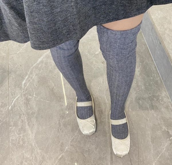 Cashmere Long chaussette bas de cuisse de cuisses pour femmes 2022 mode automne hiver épais chaud sur le genou dames filles streetwear sports hauts chaussettes