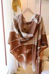 Diseñador de bufanda de seda de cachemira para hombres bufanda marca de caballos h lujo de lujo bufandas cuadradas grandes echarpe luxe pashmina chal envoltura de chal poncho bordes enrollados luna patrón