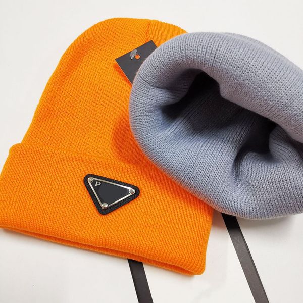 Casquette Bonnet Designer Triangle de bonnet triangle Inversé Capes de chapeau en laine Cashmere Caps en dehors du tricot Unisexe Classic Luxury Hiver Hiver Adapté Gorras Bonsieur