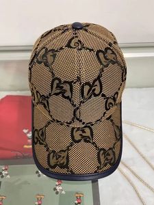 Designer Hat Casquette de baseball de l'alphabet de la mode de luxe Épissage rayé des femmes des hommes de la balle de sport casquette Cap Outdoor Travel Sun Hat Bon