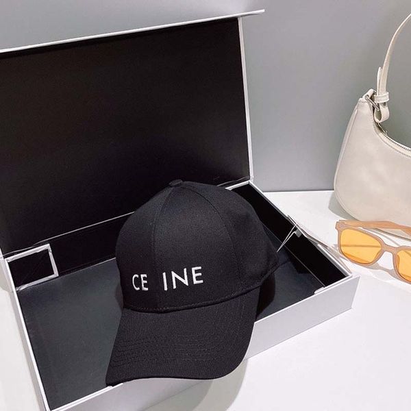 Casquette Luxury Hat Broidered Baseball Cap chaper des créateurs ajusté Feme Femme Summer Casual Hunced Tater Protection Sunlight Hat Retro Classic Womens Cap