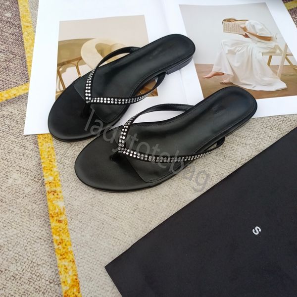 Cassandra Patent Leather Sandales plates avec lettrage en or Logo Flip-Flops Sole avec STRAP WEB STRAP FEMMES SHIPPERS BIG TAILLE 34-43