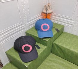 Chapeaux de balle de balle décontractés des créateurs de cowboy gros motif de lettre dôme réglable pour l'homme cœuf de bonnet de denim bleu noir couleur haute qualité119431