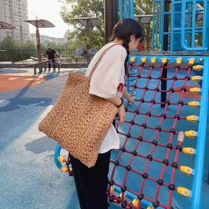 Sacs de plage décontractées Sac tissé à herbe Fébrage à la main à la main de grande capacité