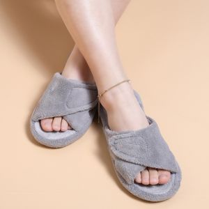 Pantoufles de comwarm décontractées Femmes Fuzzy Automne et hiver Open Open Open Adjustable Fiplops Flip flip avec Arch Support House Slip FF