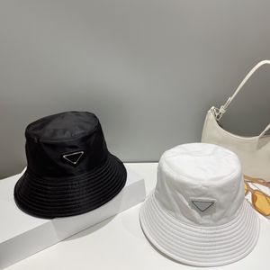 Diseñador casual Sombrero de cubo Mujer plana Gorra de bola Sombreros de ala tacaño Casquette clásico para hombres Mujeres Gorras Sólido 7 colores