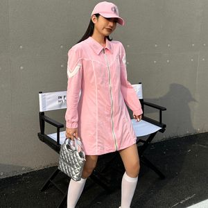 Vestido casual para mujer Diseñador de moda Vestido de camiseta rosa Primavera Manga larga High Street estilo deportivo retro