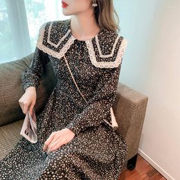 Casual jurken 2022 Herfstfeestvrouw Chiffon Lace Up lange mouwen Dollar kraag forens Floral Midi Big Swing Dress