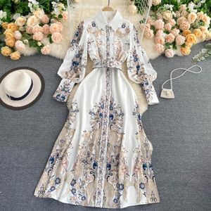 Robes décontractées 2022 Spring Femmes Vintage Notched Collier Puffing Robe Long Robe Impercée à imprimé floral poitrine simple avec piste de ceinture