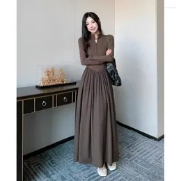 Robes décontractées 2023 automne à manches longues demi-col haut robe à glissière femmes style français tempérament mince basique noir