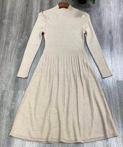 Robes décontractées 2023 automne hiver robe haute qualité laine tricot goujons bouton déco manches longues mi-mollet longueur Beige noir solide