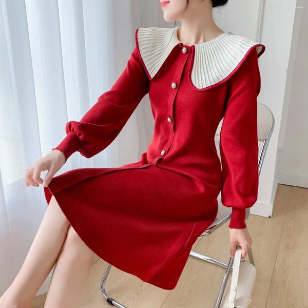 Robes décontractées 2023 Automne Hiver Plissé Poupée Col Pull Robe Douce Mode Femmes Simple Boutonnage Lanterne Manches Tricoté Rouge Robes