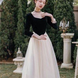 Vestidos casuales 2023 principios de otoño Retro francés niña terciopelo costura malla vestido elegante pequeño negro esponjoso fiesta