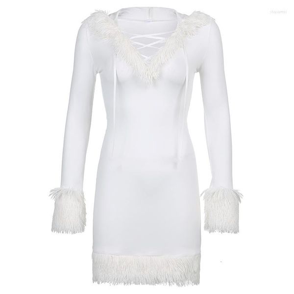 Robes décontractées 2023 automne européenne et américaine fille fille vent fourrure à capuche robe en tricot blanc pur noël avec capuche