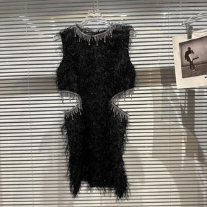 Robes décontractées 2023 haut de gamme Sexy fête glands poilu brillant taille nue filles Chic élégant jolie robe noire Jurken Vestidos