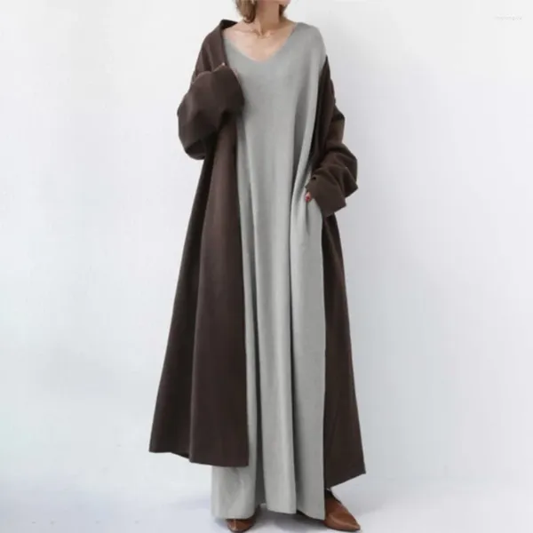 Robes décontractées 2023 Robe de grande taille Automne Mode Dames Col V Manches longues Poche Simple Tricot Swing Lâche