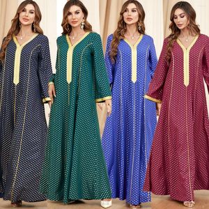 Casual jurken 2023 Midden-Oosten Arabische kleding Abaya Vrouwen V-hals Moslim mode met lange mouwen Dubai Saoedi-Arabië Indonesië Robe