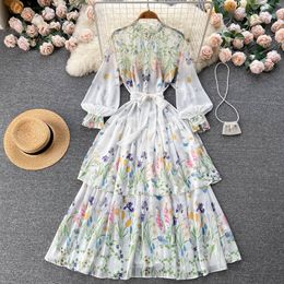 Robes décontractées 2023 Nouveau Printemps Piste Floral Vacances Robe En Mousseline De Soie Femme Flare Manches Vintage Imprimer Big Swing Gâteau À Plusieurs Niveaux Robe Longue