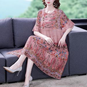 Vrijetijdsjurken 2023 roze ronde hals geborduurde jurk losse jurk. Koreaanse vintage mode elegante partij