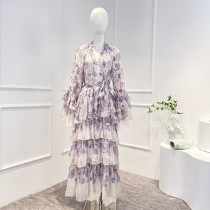 Robes décontractées 2023 printemps haute qualité violet imprimé fleuri cravate décolleté en cascade garniture festonnée volant longue robe ample pour les femmes