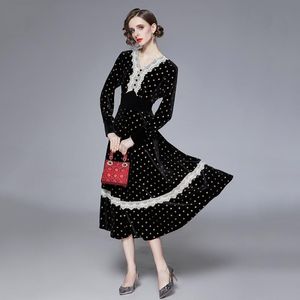 Casual jurken 2023 Spring vintage polk stip fluwelen jurk vrouwen V-hals lange mouw kanten patchwork elegante midi-kalf hoogwaardige vestidos