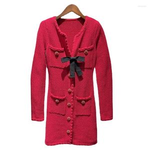 Robes décontractées 2023 Robe d'hiver de haute qualité laine tricot perles bouton poche patchwork manches longues pull rouge