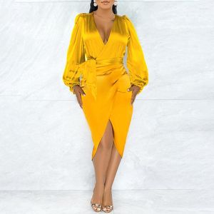 Robes décontractées 2023 femmes solide jaune Satin robe de soirée col en V bouffée longue lanterne manches plongeant fendu élégant vêtements de travail Cocktail robe de bal