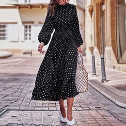 Casual jurken 2023 vrouwen lente herfst polka dot round kraag high long jurk onregelmatige zoom gordel gordel college jeugdstijl