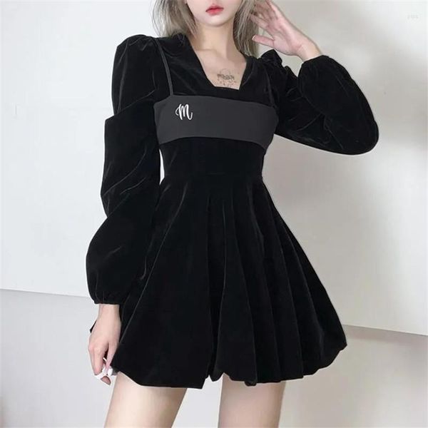 Robes décontractées 2023 Y2K vêtements Vintage noir velours robe femmes manches bouffantes courte une ligne Style français Designer fête Vestidos