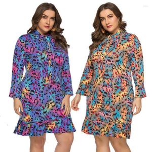 Casual jurken 2024 Autumn grote dames v-neck boog luipaard print middelste lengte jurk straat trendy comfortabele stijl