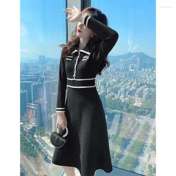 Vestidos informales 2024 Outumn/Winter's Slim Fit Fit Elegant Elegant Woolen Vestido de lana negra Catinera a juego de manga de manga larga